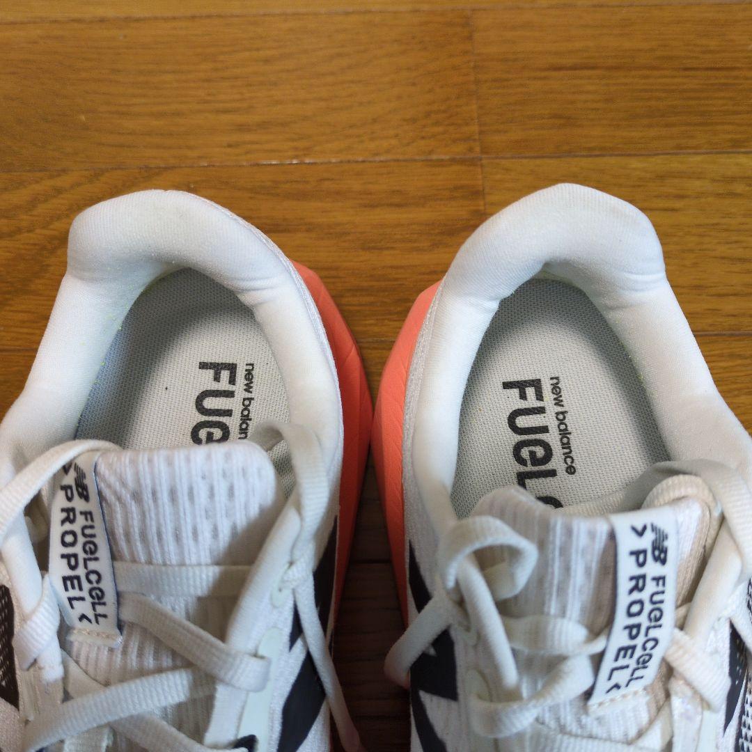 New Balance フューエルセル プロペル V5 25.5cm 走行少