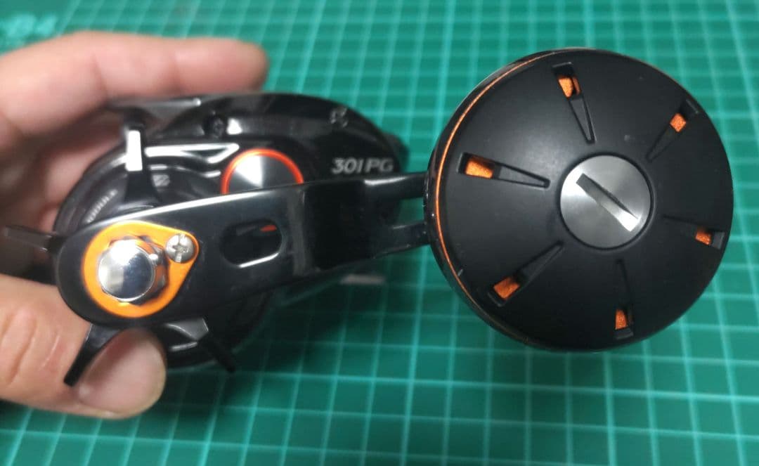 SHIMANO シマノ 20 ベイゲーム 301PG(左)　美品　船タコなどに