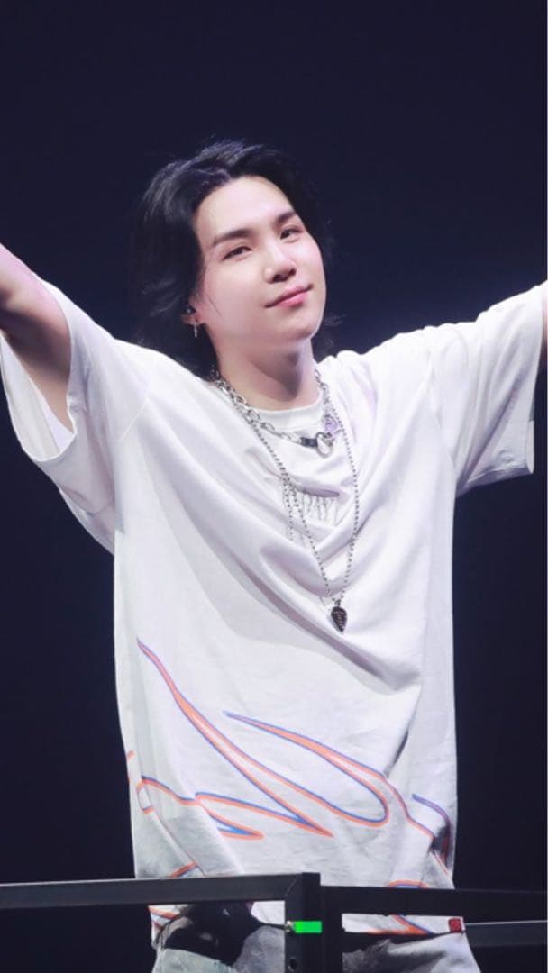 ユンギ着用 SUGA Agust D D-DAY Tシャツ US限定ver.