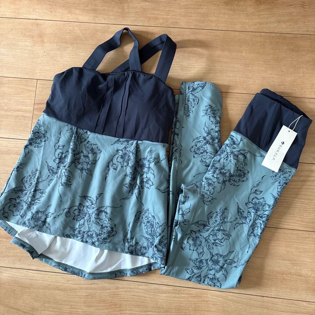 Sサイズスカーラヨガウェア&レギンス　セットアップ上下セット　ネイビー&グリーン