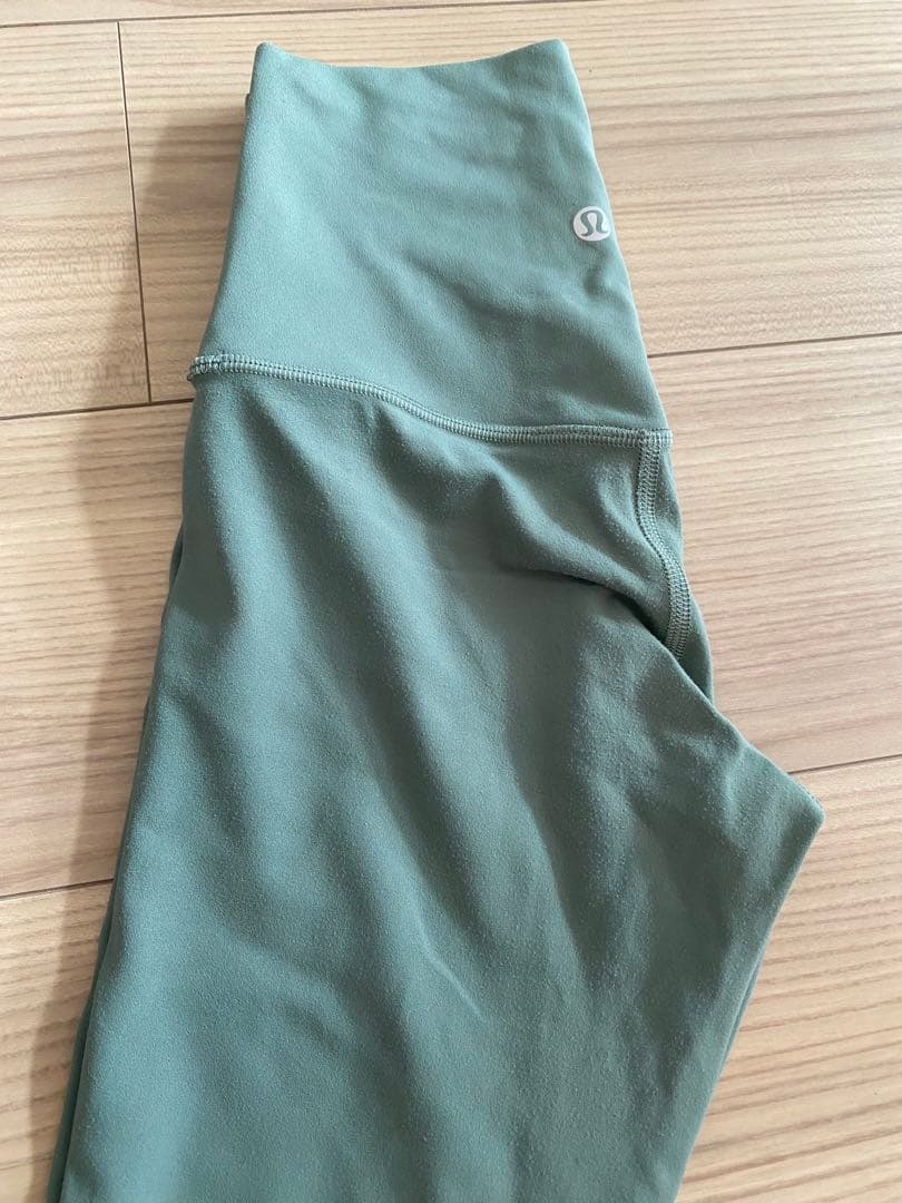 Lululemon Align ハイウエスト グリーン レギンス