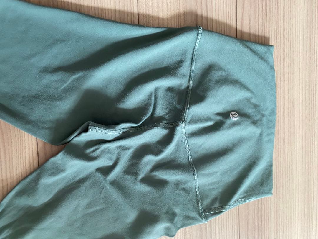 Lululemon Align ハイウエスト グリーン レギンス