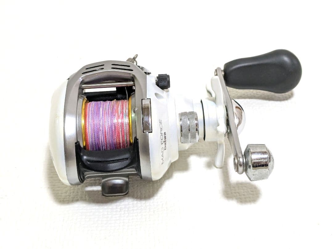【美品】DAIWA MAG FORCESPORZA150R ベイトリール