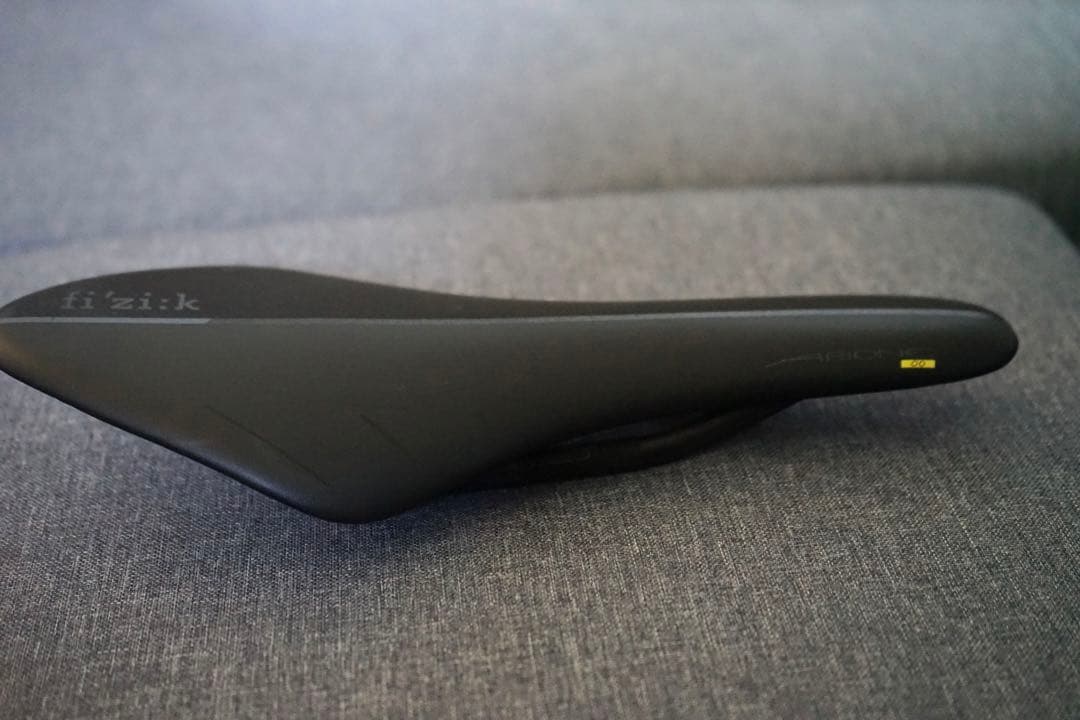 fizik Arione 00 カーボンレール　サドル　フィジーク