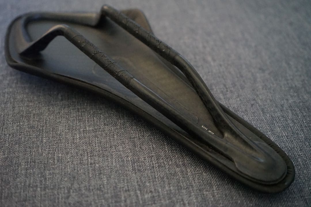 fizik Arione 00 カーボンレール　サドル　フィジーク