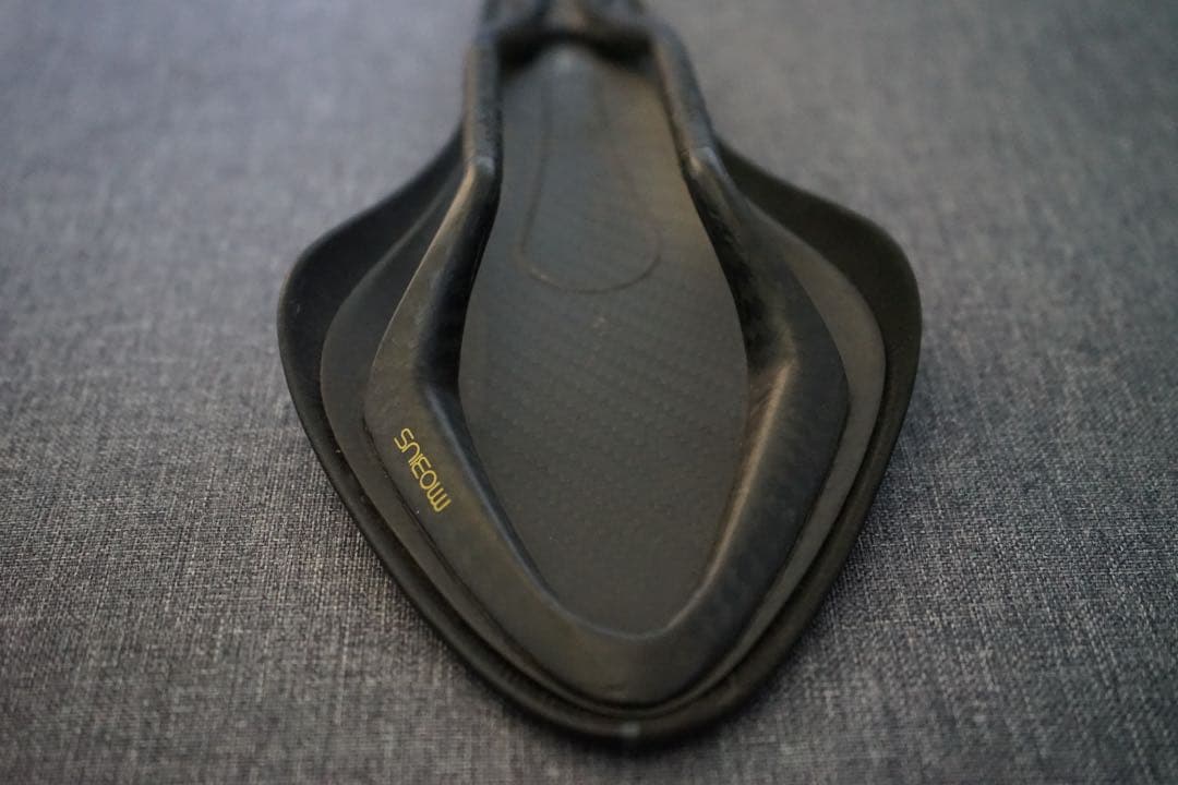 fizik Arione 00 カーボンレール　サドル　フィジーク