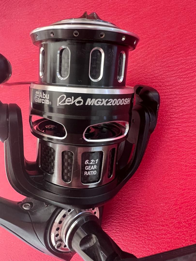 アブガルシア　レボMGX2000SH コルクハンドルノブ