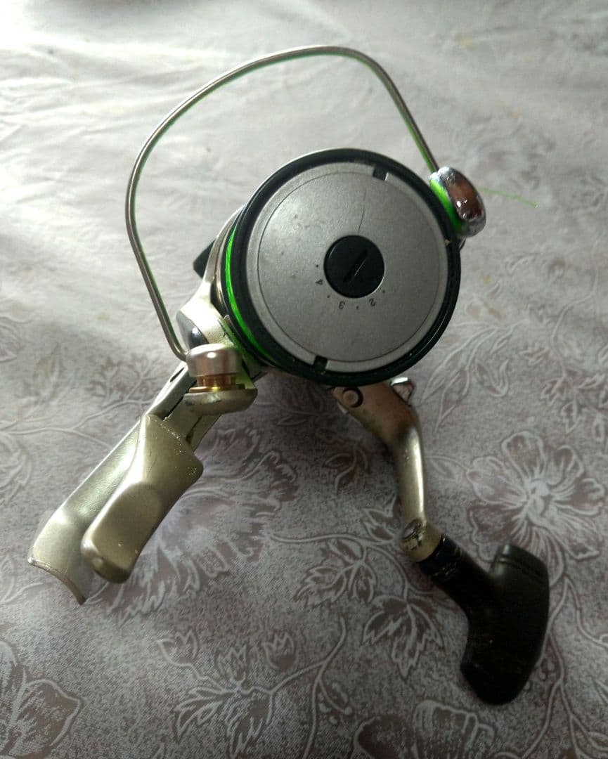 ダイワ エンブレム 2000LBA