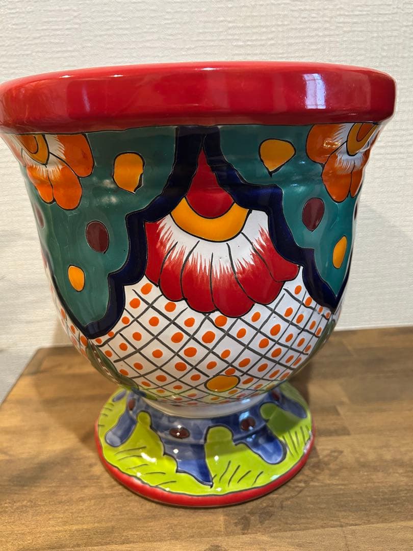 メキシコ、グアナファト焼、カラフルな植木鉢
