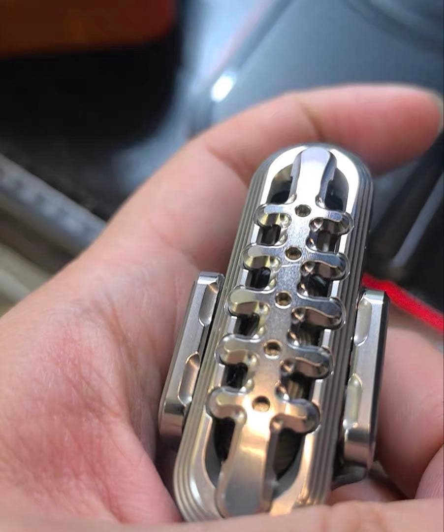 正規品・玩吾楽志 チタン鋼骨【種類】複合型トイ フィジェットトイ