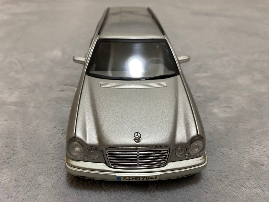 ミニカー ANSON Mercedes-Benz E-class Wagon 1/18