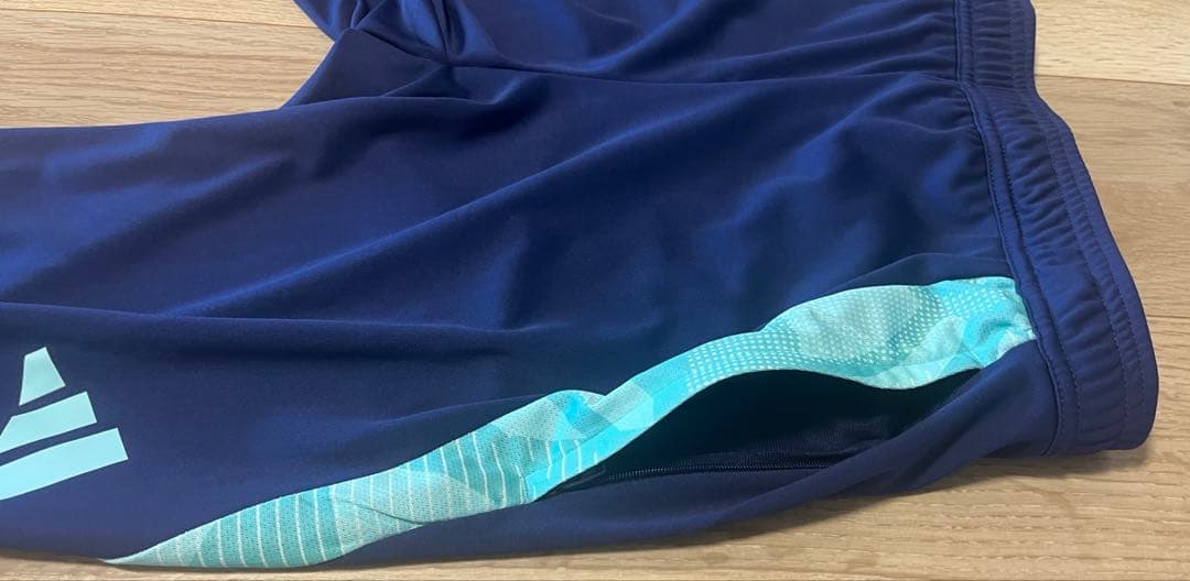 アーセナル　adidas トレーニングパンツ　トラックパンツ　ジャージ　新品