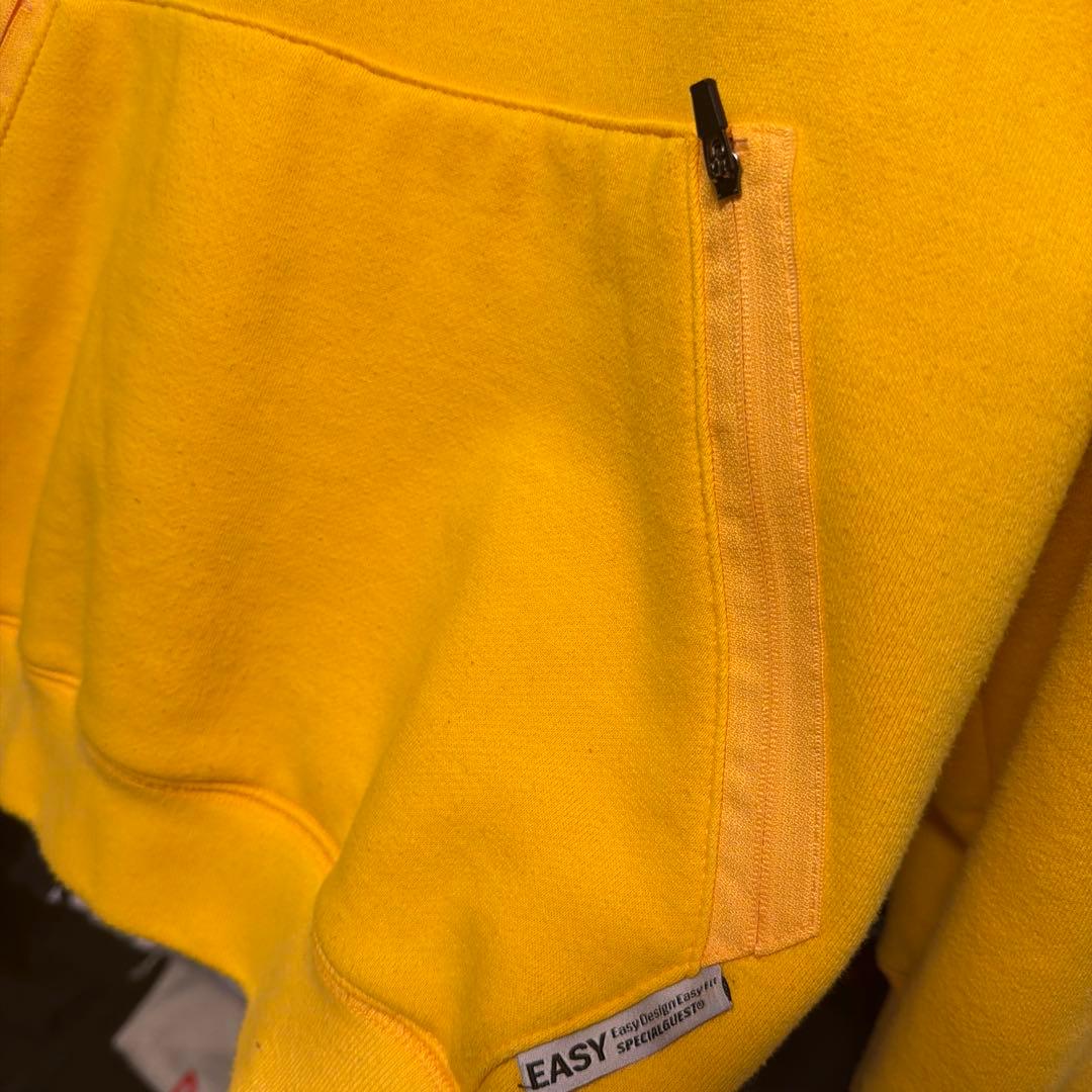 SPECIAL GUEST® イエロー フード付きスウェット　25-26