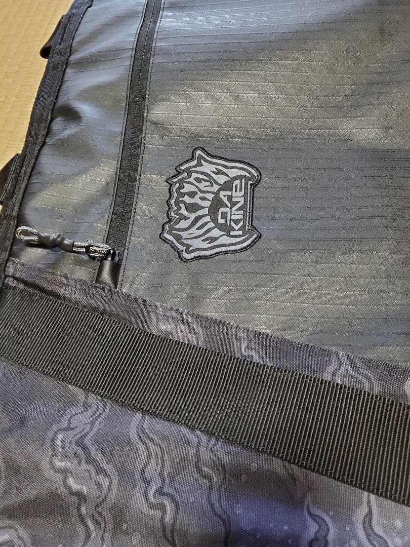 ダカイン MAYHEM　DAYLIGHT サーフボードケース DAKINE
