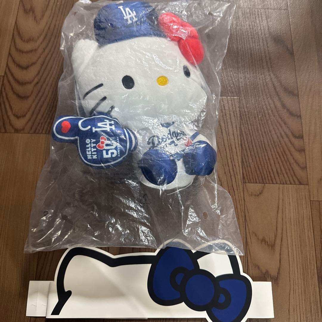 ハローキティ ロサンゼルス・ドジャース ぬいぐるみ　紙製のはちまき付