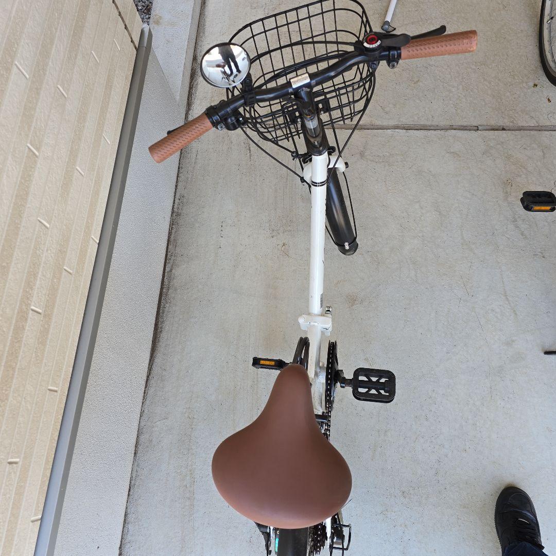 ホワイト折りたたみ自転車