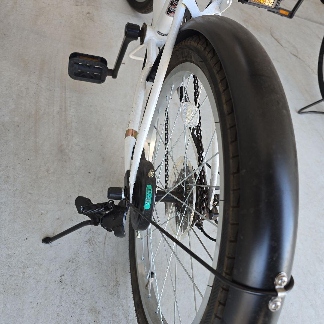 ホワイト折りたたみ自転車