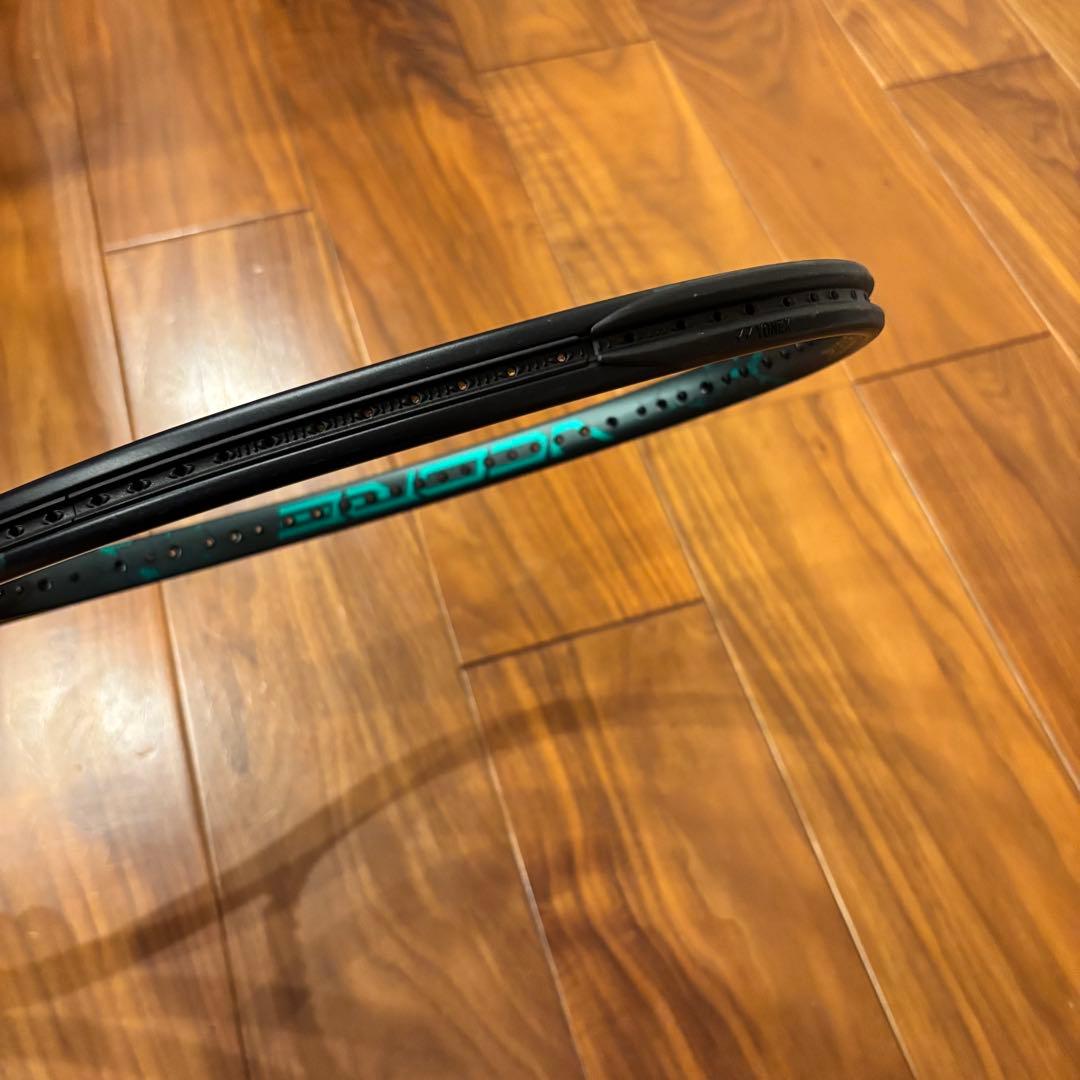 美品　日本未発売モデル　YONEX VCORE 97 PRO HD G2