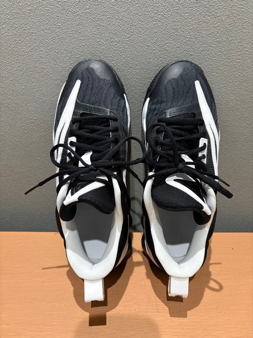 NIKE ヤニス イモータリティ3