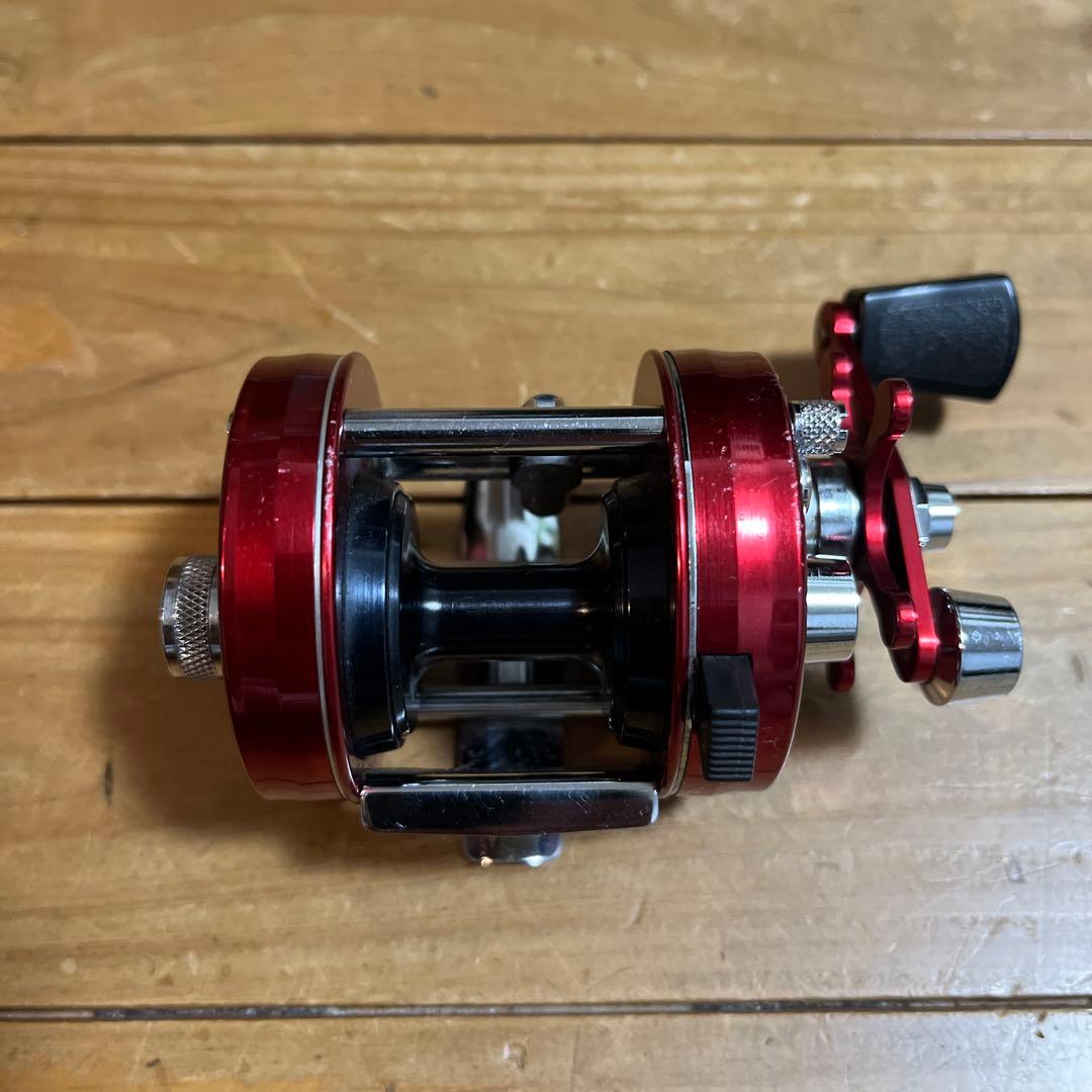 アブガルシア アンバサダー2500C(レッド)