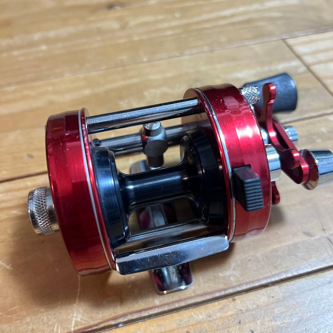アブガルシア アンバサダー2500C(レッド)