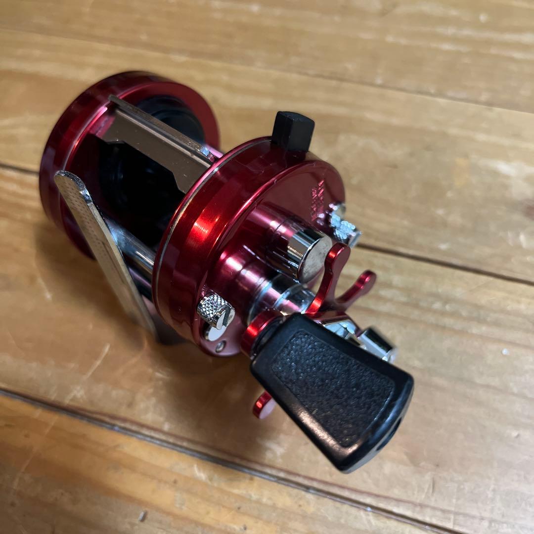 アブガルシア アンバサダー2500C(レッド)