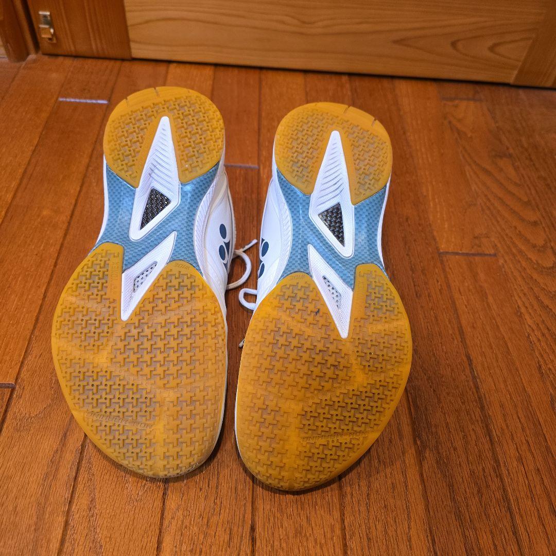 YONEX　パワークッション65Zワイド. SHB65Z4W