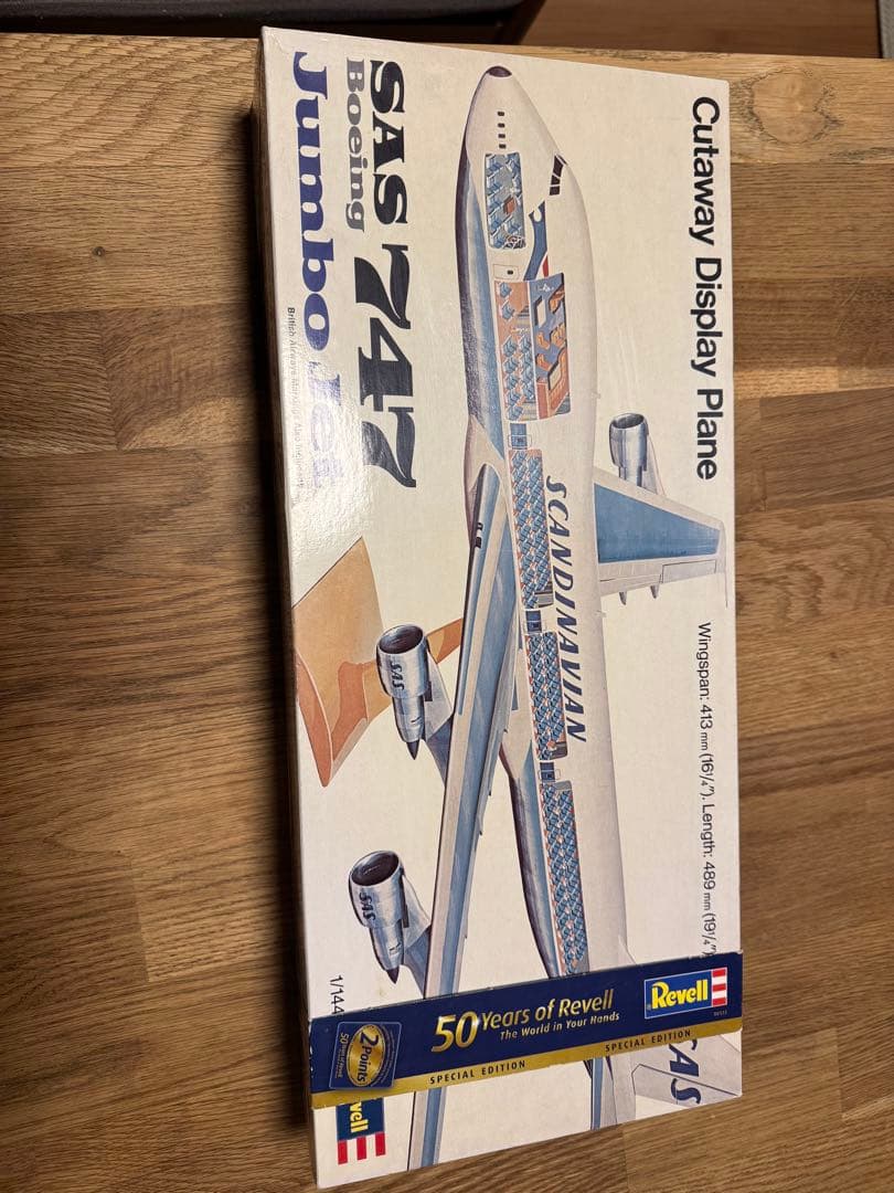 Revell Boeing SAS 747 Cutawayモデル 1/144