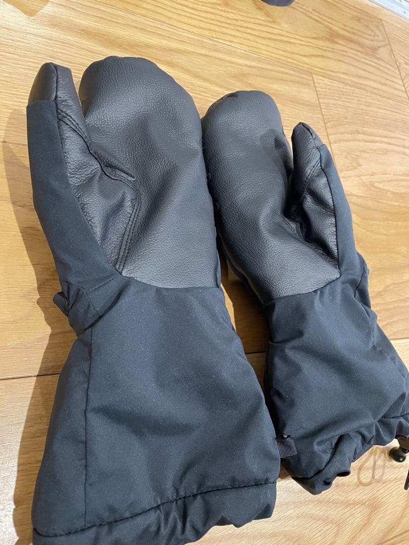 mont-bell 防水手袋 Mサイズ　パウダージップミトン