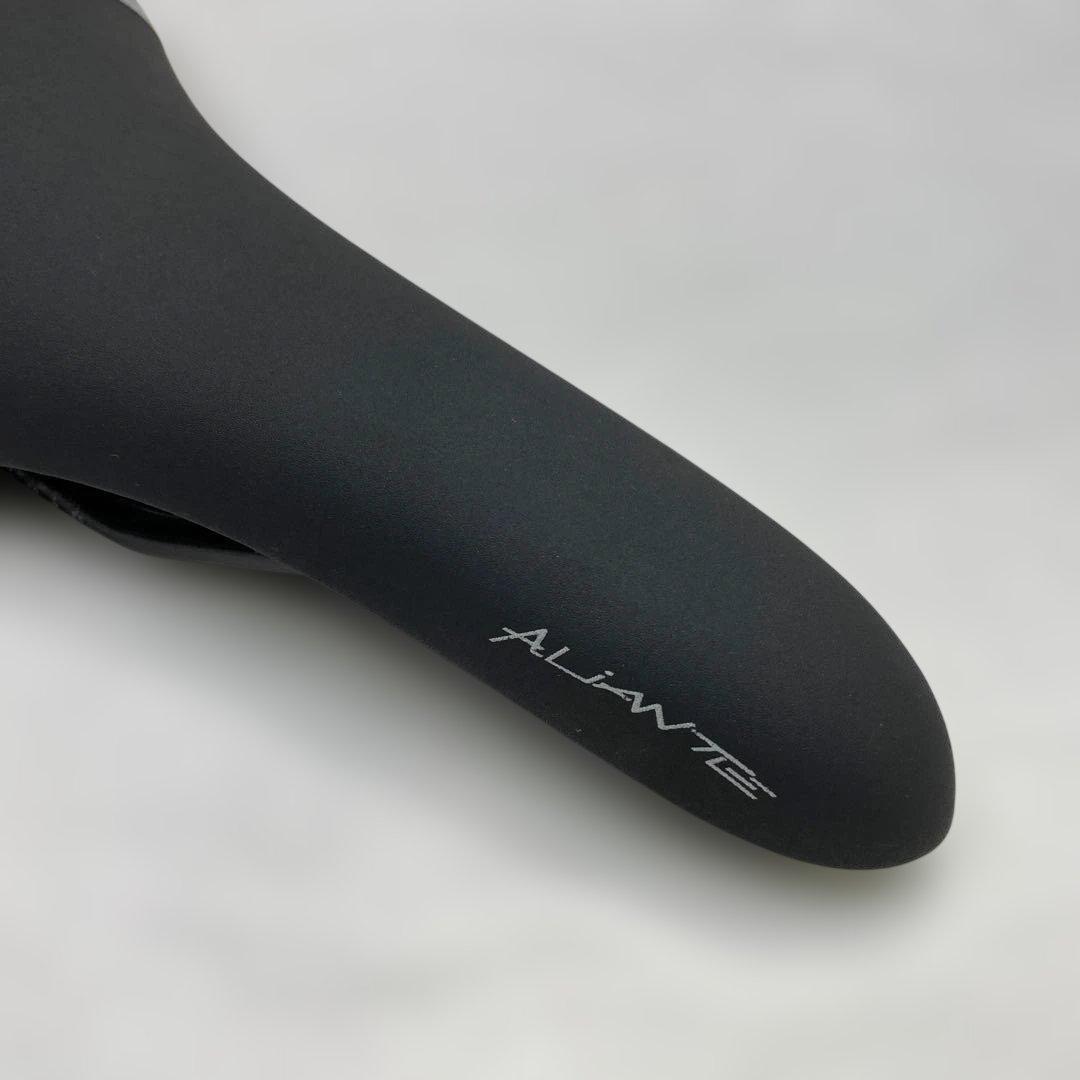 フィジーク サドル ALIANTE R3 アリアンテ Regular おまけつき