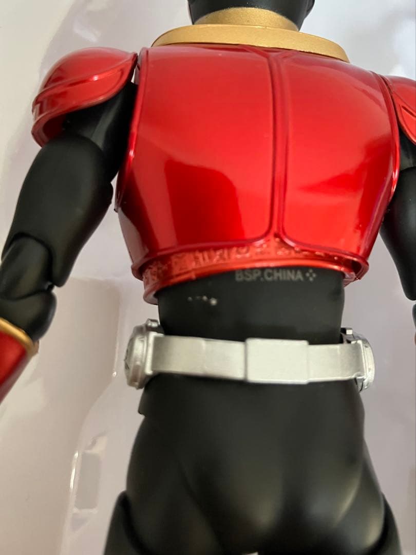 S.H.Figuarts 真骨彫製法 仮面ライダークウガ（ディケイドVer.)