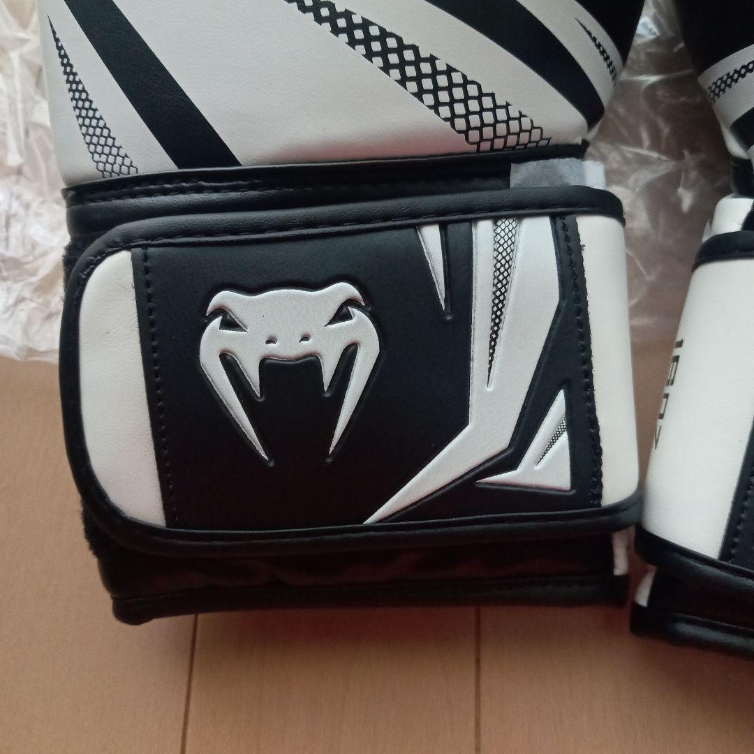 16oz UFC Venum Challenger 3.0 ボクシンググローブ