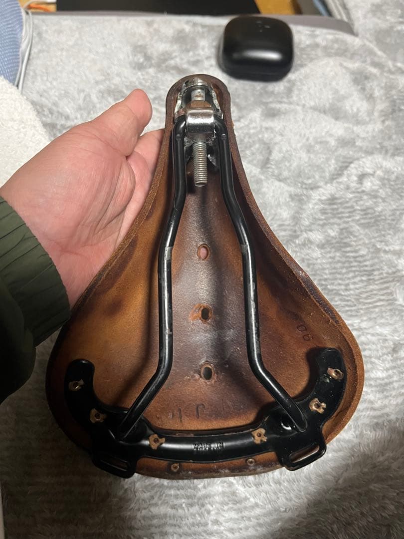 アカツキの　BROOKS B17 LADIES STANDARD サドル