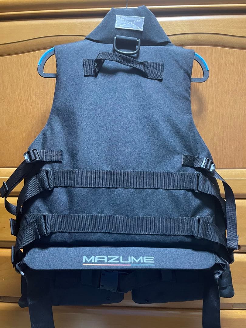 美品 数回のみ使用 MAZUME コアライフジャケット
