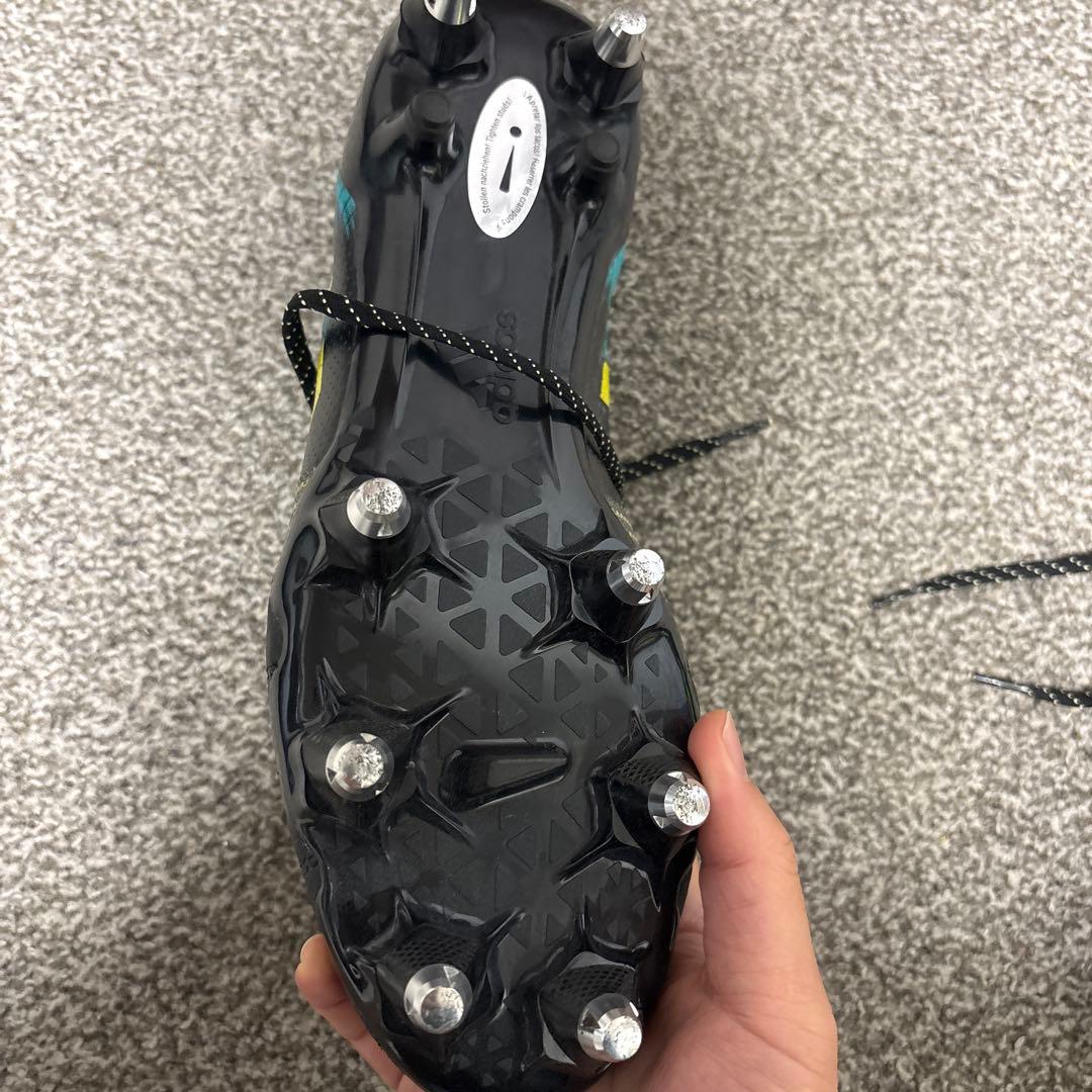 adidas サッカーシューズ 取替式スパイク