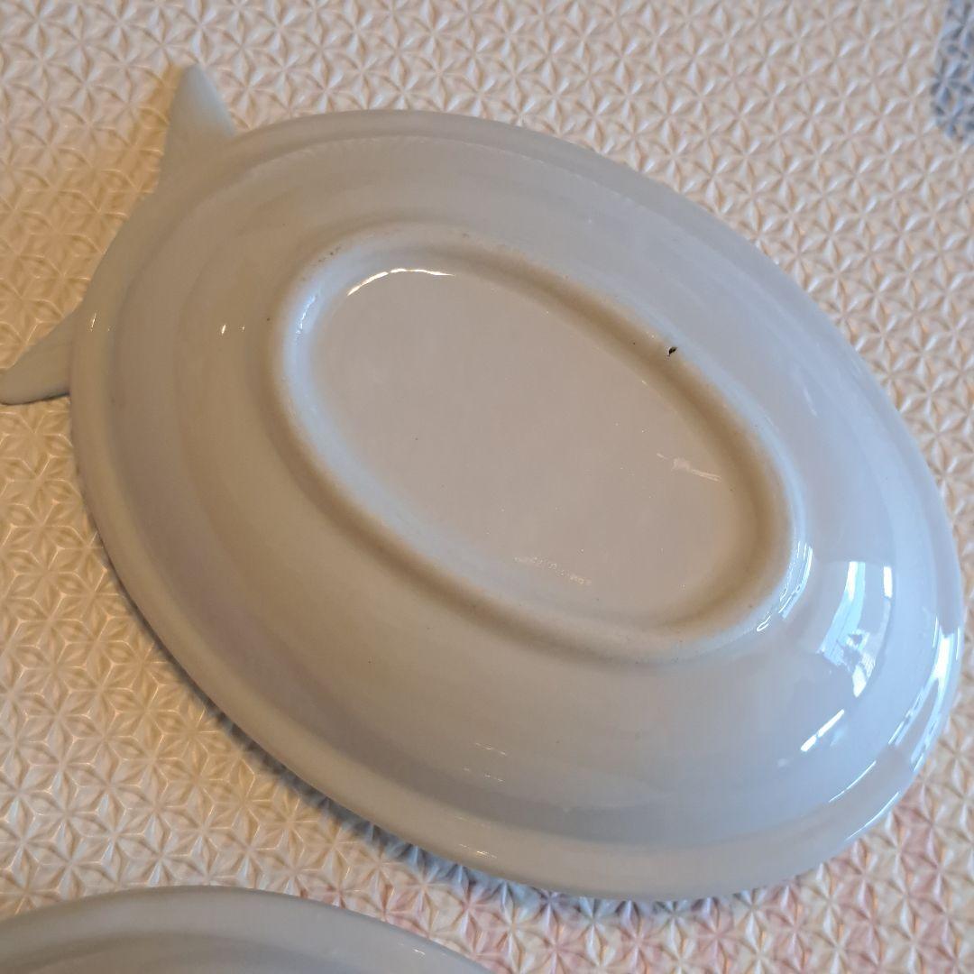 魚型陶器皿 白とピンクのセット　おさしみ皿　刺身　プレート　2個