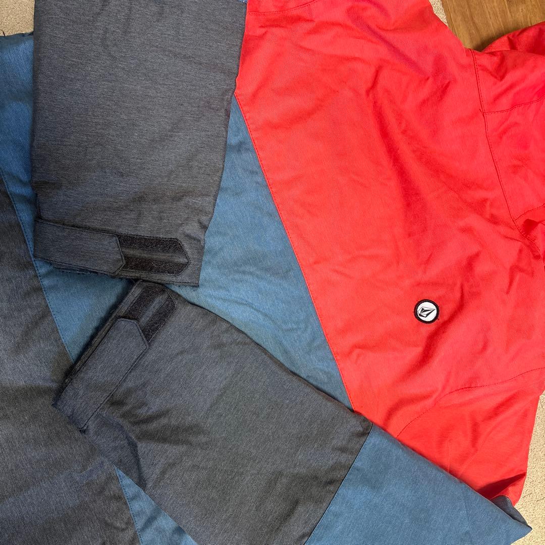 【更に値下げしました】Volcom フード付きジャケット