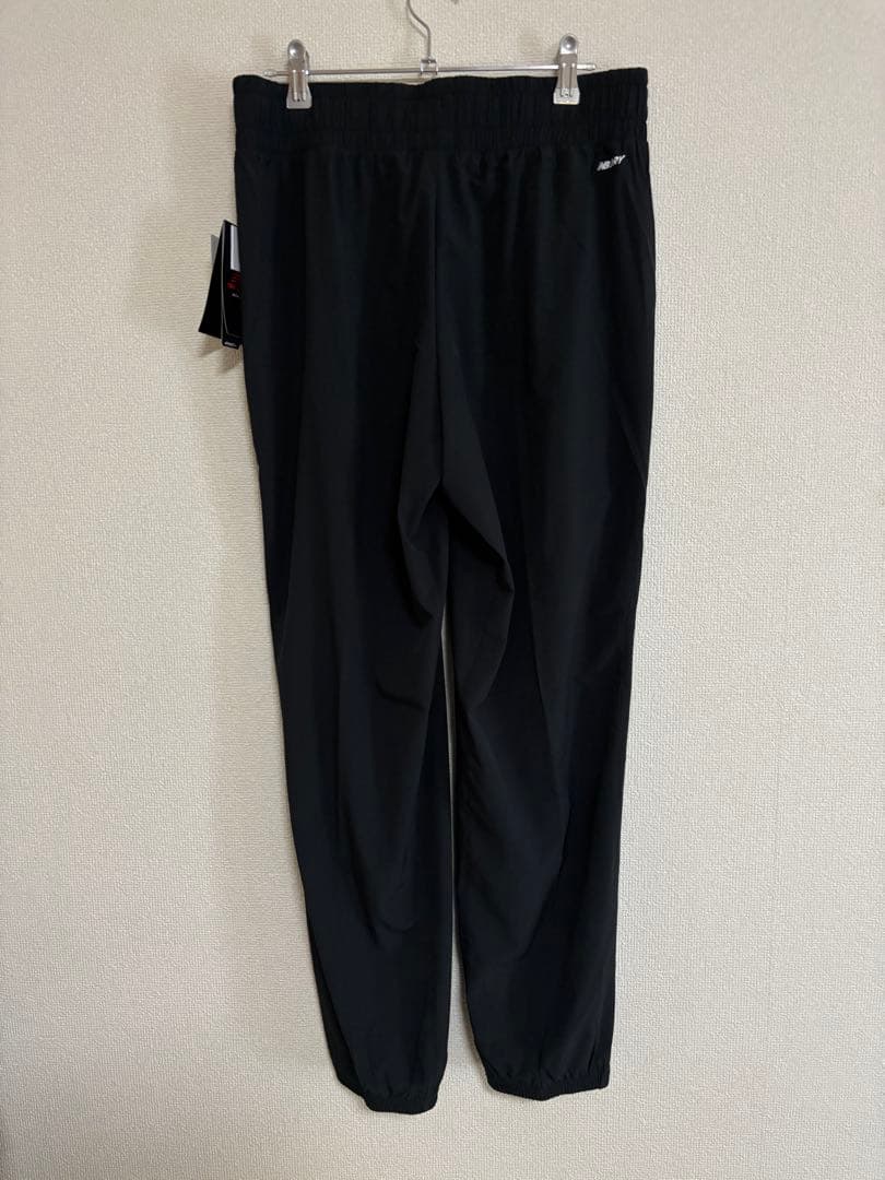 new balance ウーブンパンツ　ジャージ　ドライ