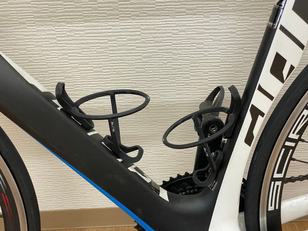Giant カーボンロードバイク Campagnoloホイール