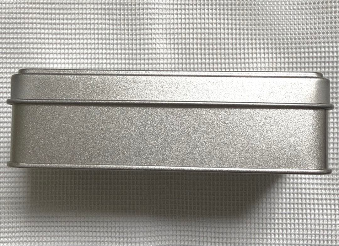 時光代理人 マルイコラボ メモ入り 缶ケース トキ ヒカル リン