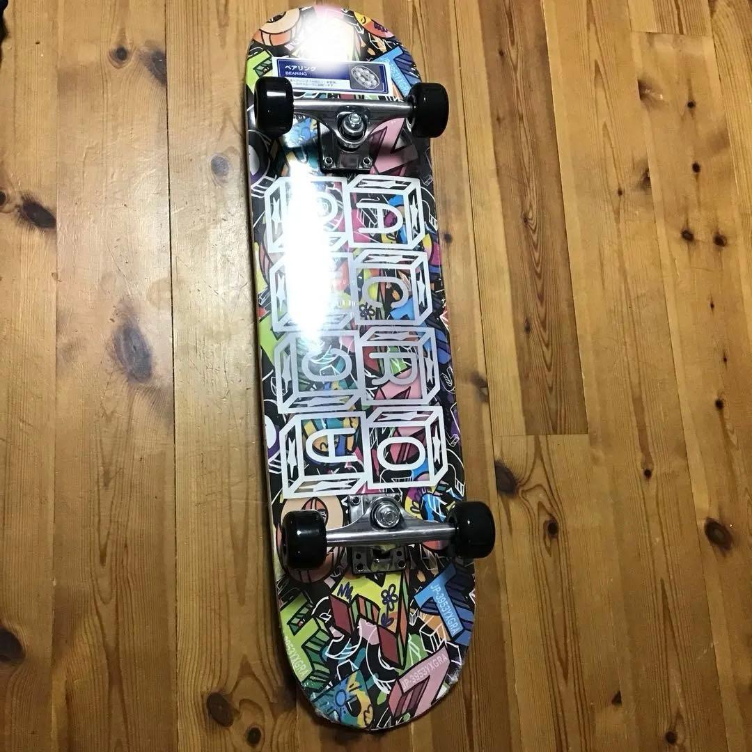 未開封　グラフィティデザイン スケートボード コンプリート　高速ベアリング