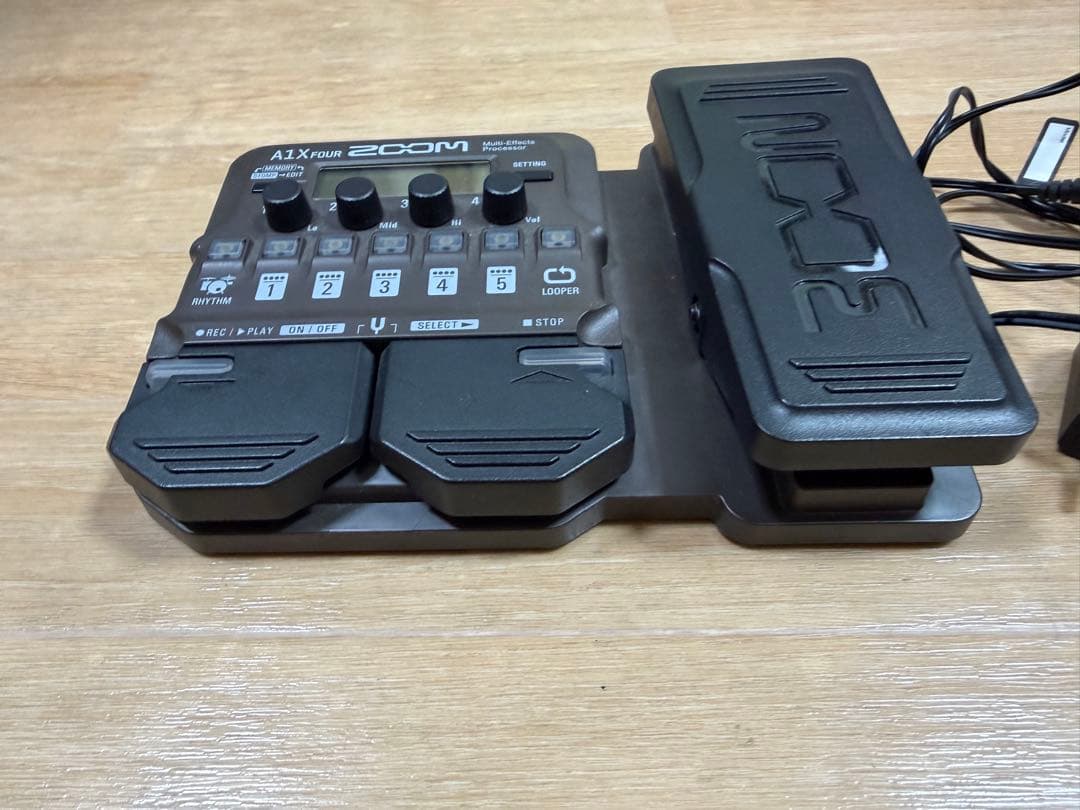 ZOOM A1X Four ギターエフェクター