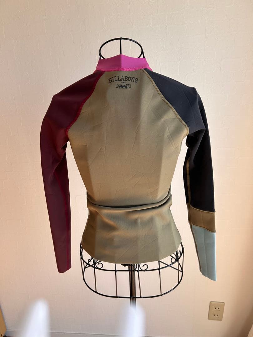 BILLABONG フルジップ タッパー マルチカラーXS