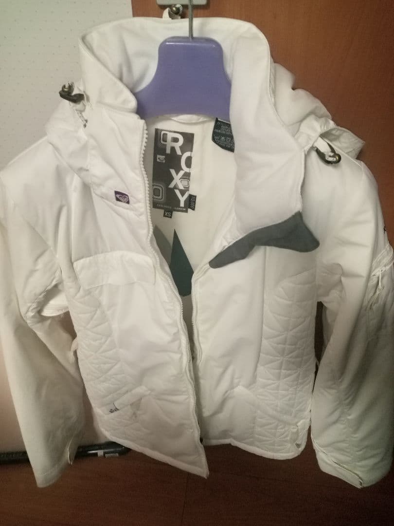 希少ROXY★スノーボードウェア★タグ付未使用スノーボードウェアレディース上下