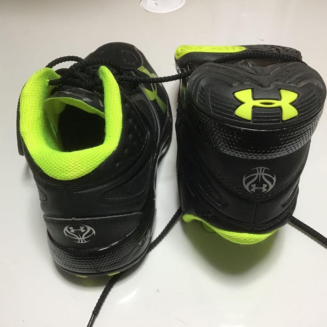 Under Armour バスケットボールシューズ 黒/黄緑