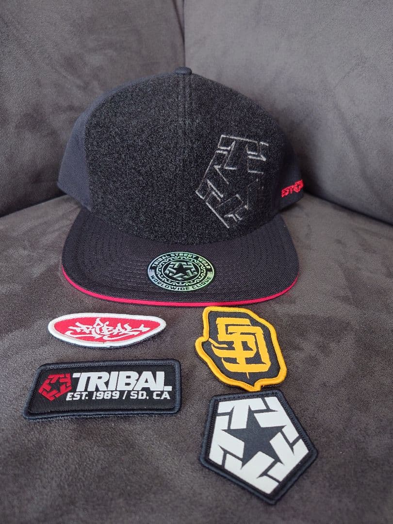 TRIBAL GEAR スナップバックキャップ
