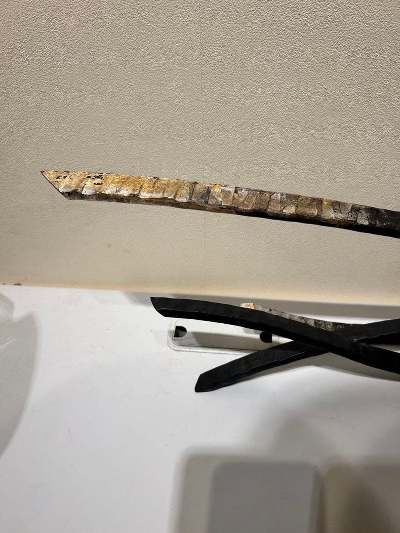411　アイアンオブジェ　インテリア　置物　金属製　黒・金装飾　展示品