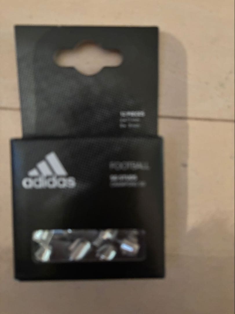 adidasスパイク