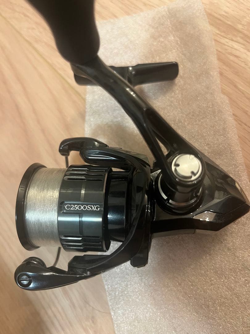 シマノ　Vanquish C2500S XG リール ブラック 糸付き