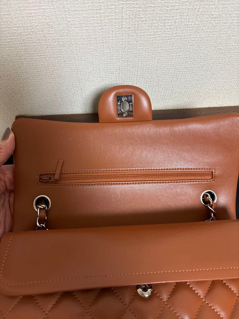 CHANEL ノベルティ　チェーンバッグ ラムスキン本革